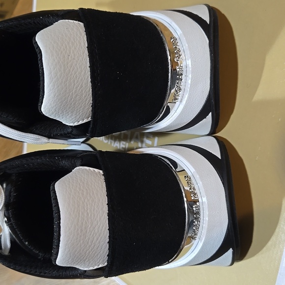 Michael Kors Ari Trainer - Picture 3 of 5